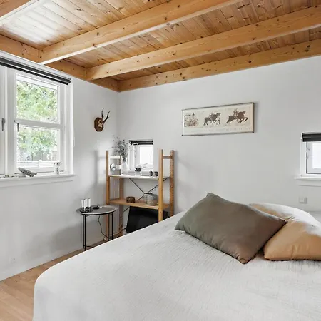 Stunning In With Kitchen Feriehus *
